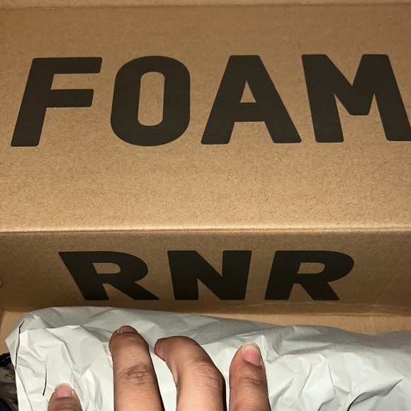 YZY Foam RNR - Picture 5 of 6